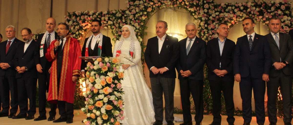 stanbul milletvekili Hasan Turan sevenleri yalnz brakmad