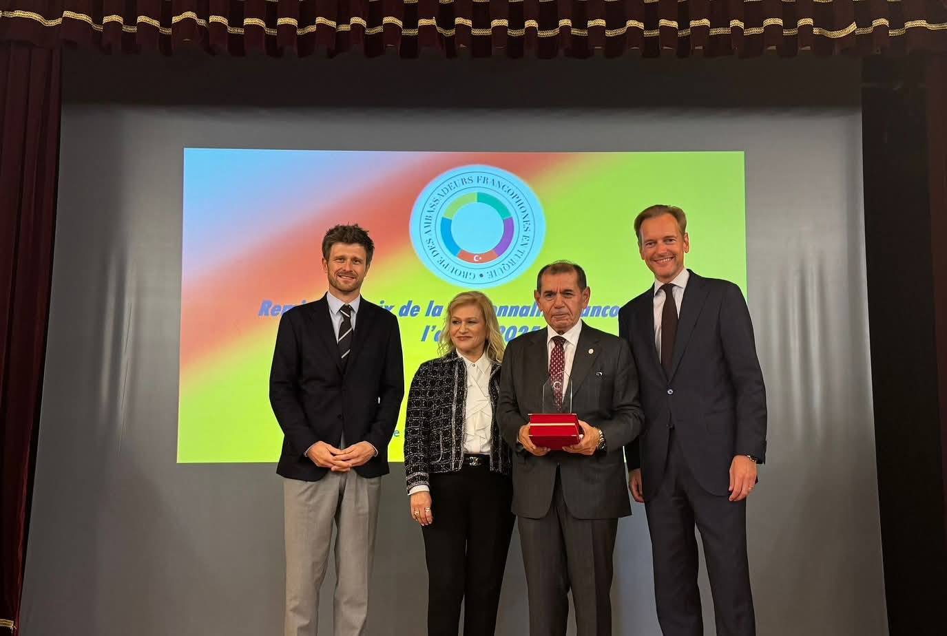 DURSUN ZBEK BAKANA SELAM OLSUN