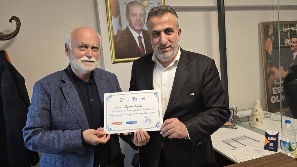 BAYRAM GNDZE GAZETECLK ONUR BELGES