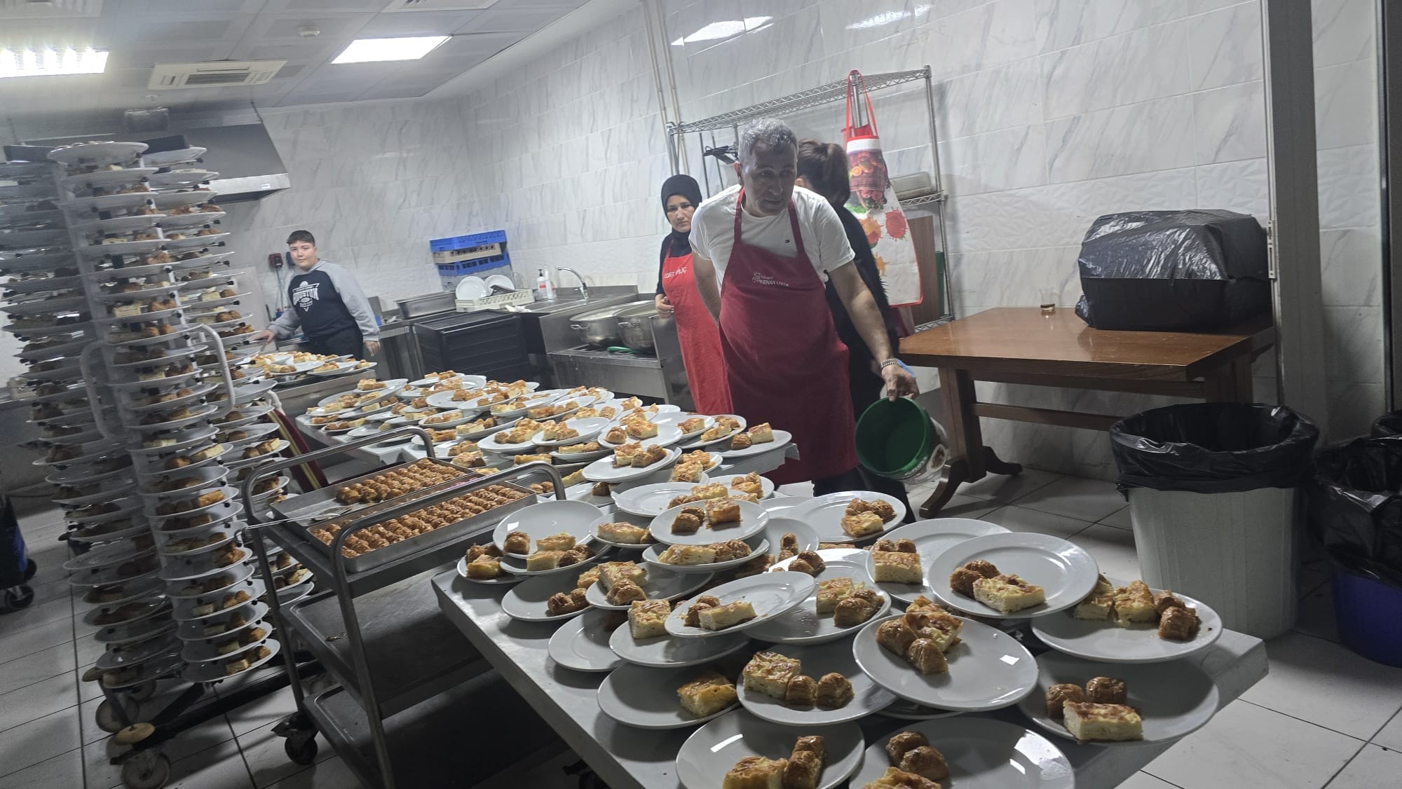 D�NERC� KENAN USTADAN KINIK K�Y� DERNE�� GECES�NE B�Y�K DESTEK