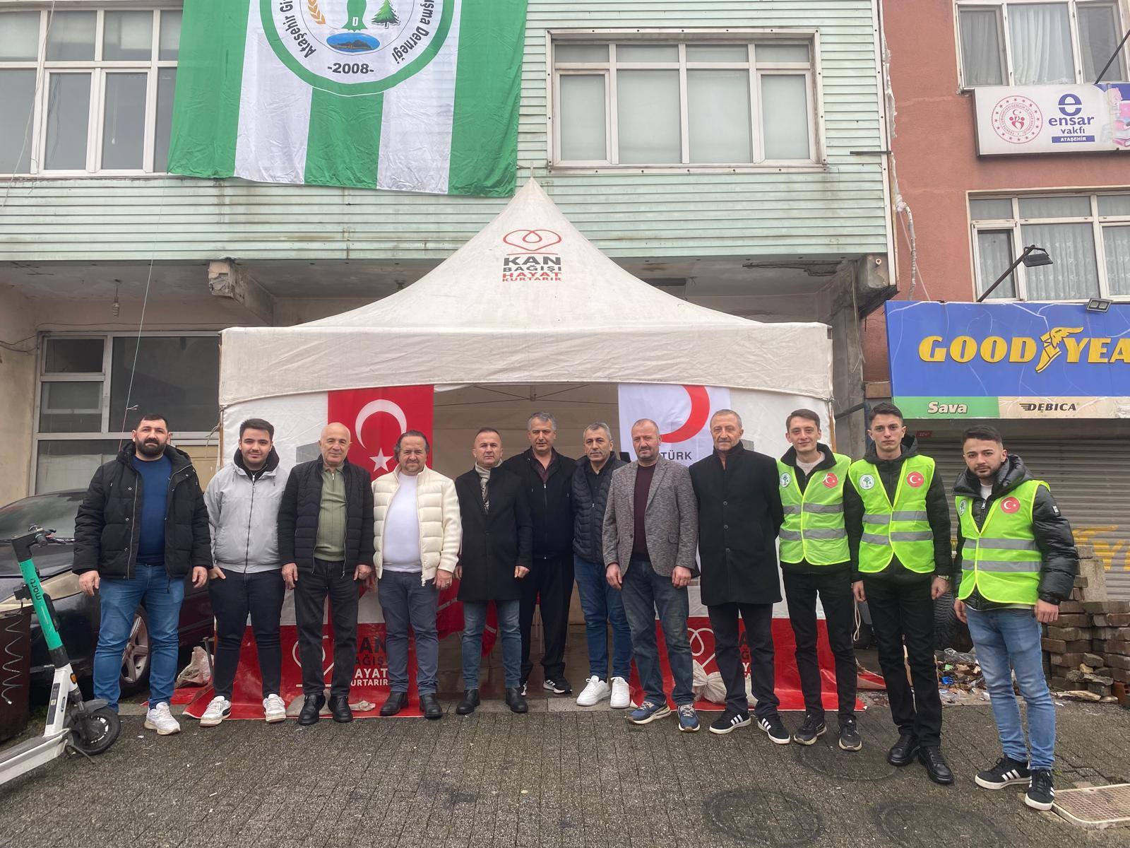 ATA�EH�R G�RESUNLULAR DERNE��NDEN REKOR KAN BA�I�I ORGAN�ZASYONU