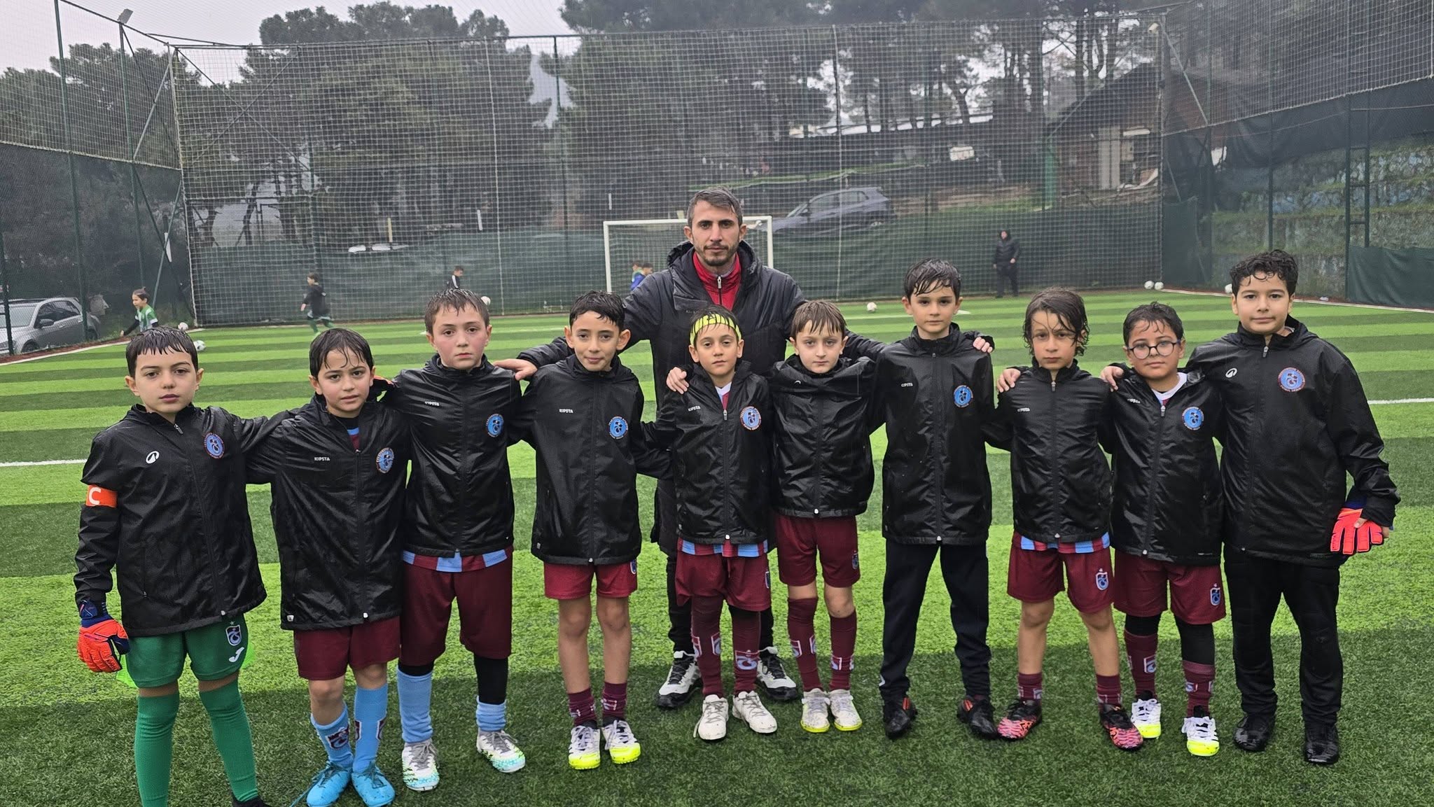 ATA�EH�R �AMOLUKSPOR FUTBOL AKADEM�S� TAKD�R TOPLUYOR